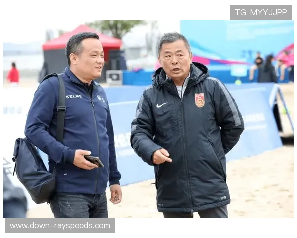 宁波梅山湾个人计时赛举行，选手与时钟赛跑