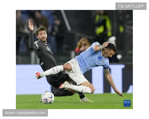 意大利杯半决赛：尤文图斯依靠一次经典的快速边中结合取得领先